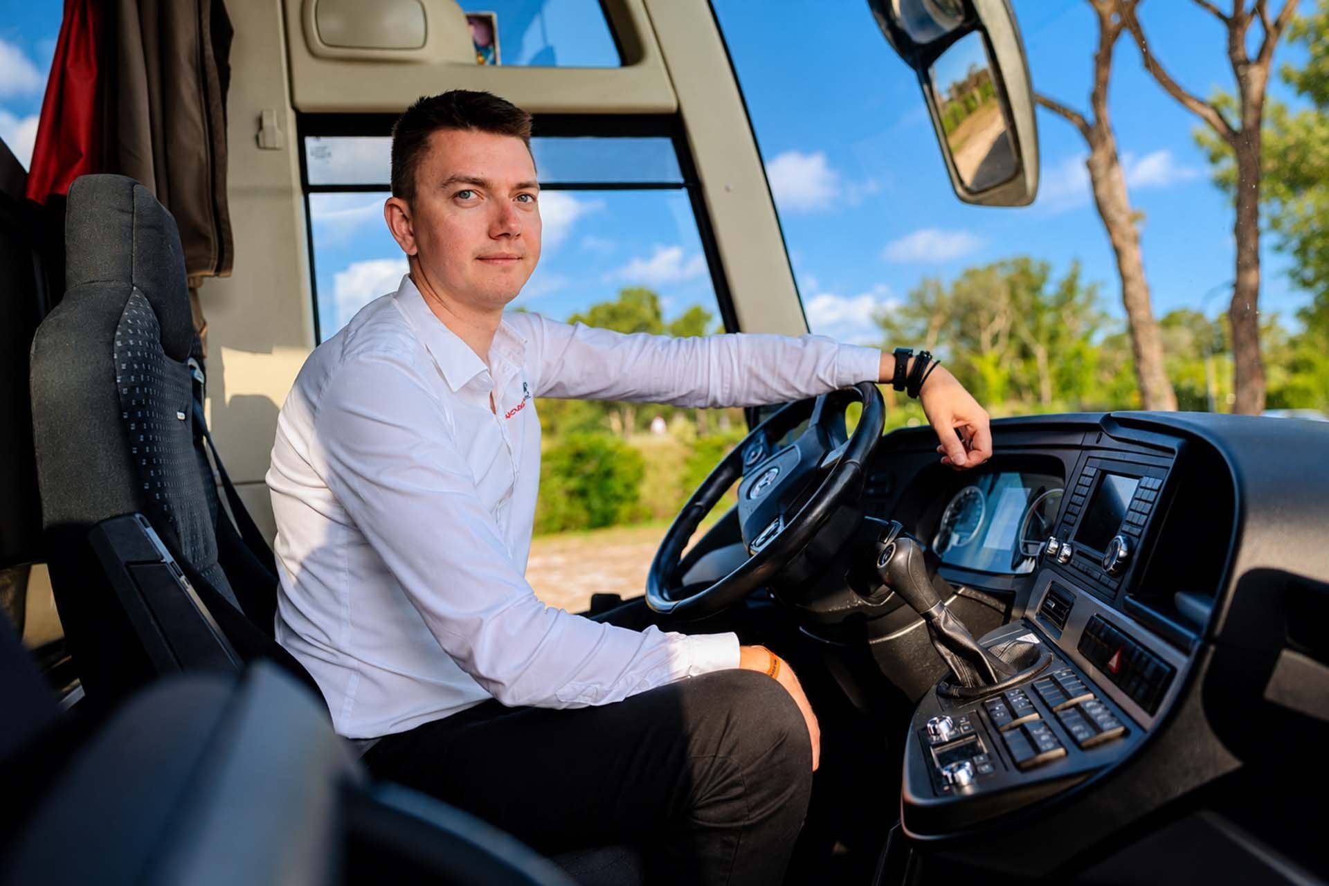 Kierowca autokaru Obozowej Przygody