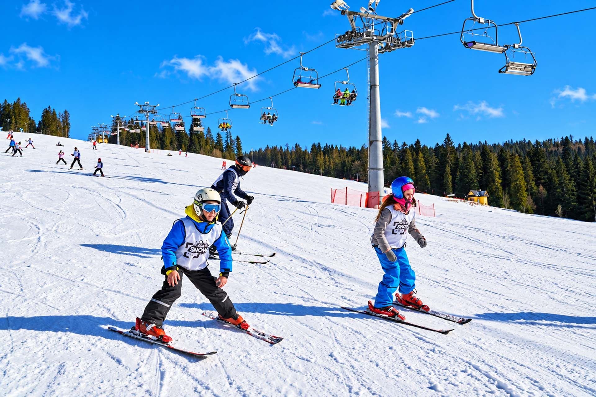 Dzieci na obozie narciarskim w Zakopanem - Ski Camp