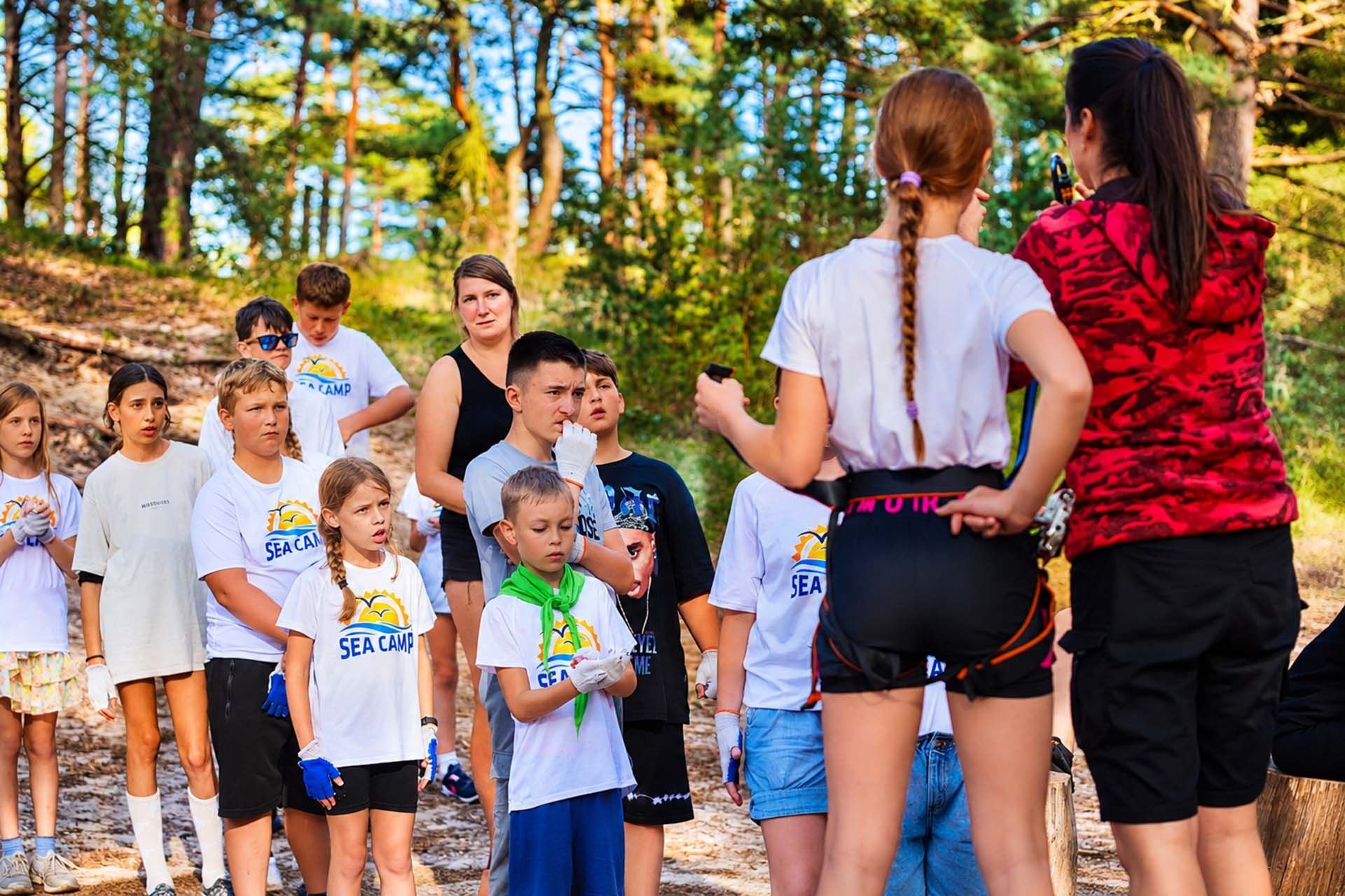 Odprawa przed wspinaczką nad morzem