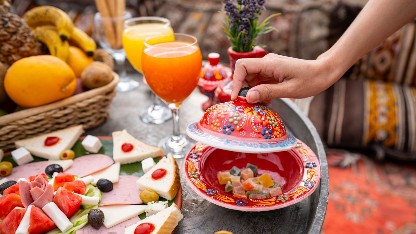 kuchnia-turecka-10-potraw-i-przysmakow-ktorych-sprobujesz-w-turcji-galeria-1