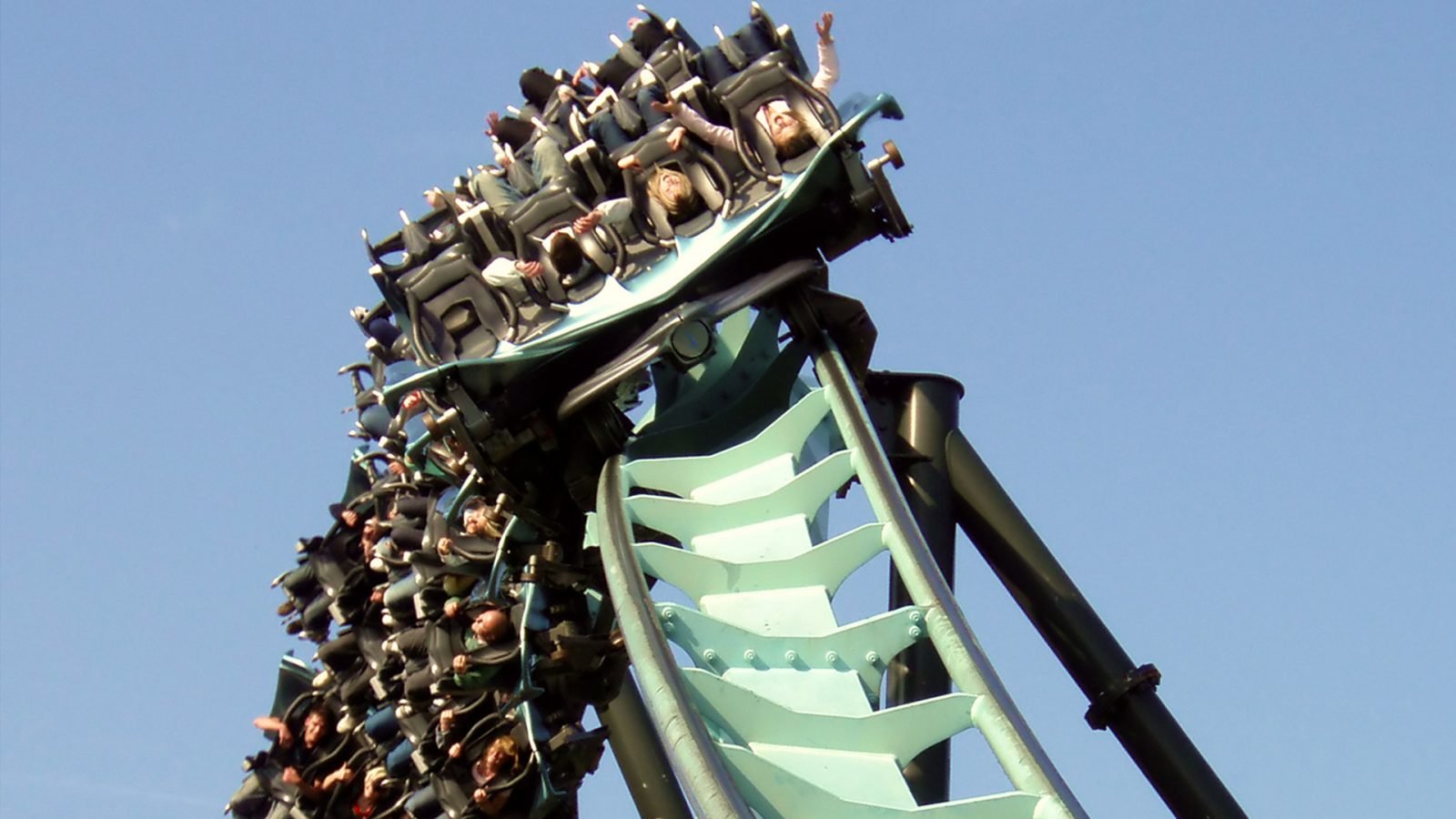 najwieksze-parki-rozrywki-w-polsce-i-europie-gdzie-pojechac-galeria-1