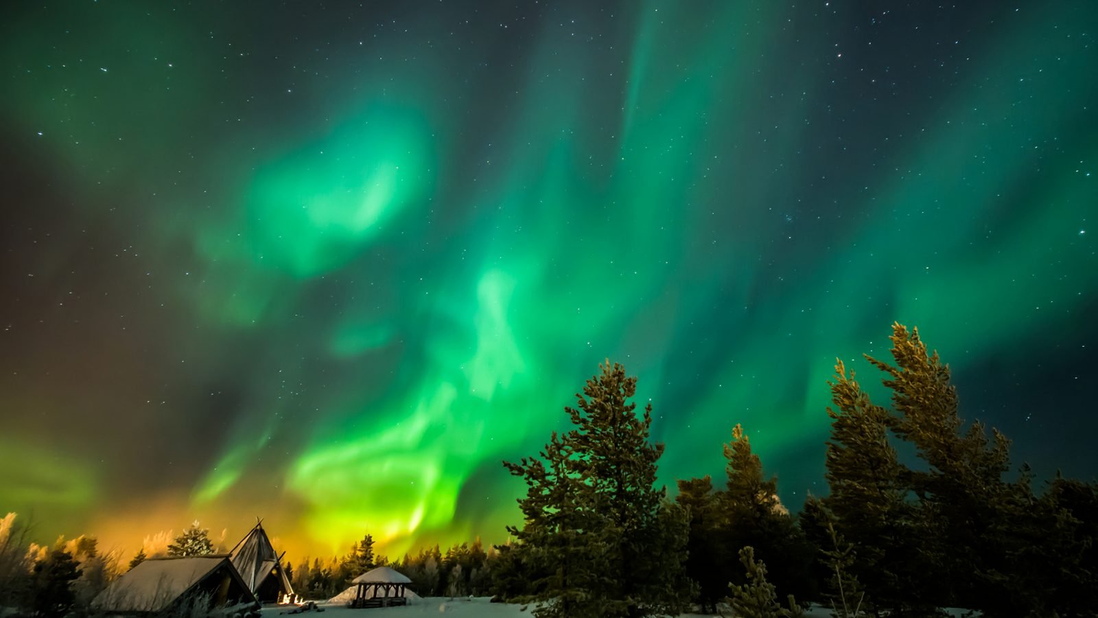 Zorza polarna nad Laponią