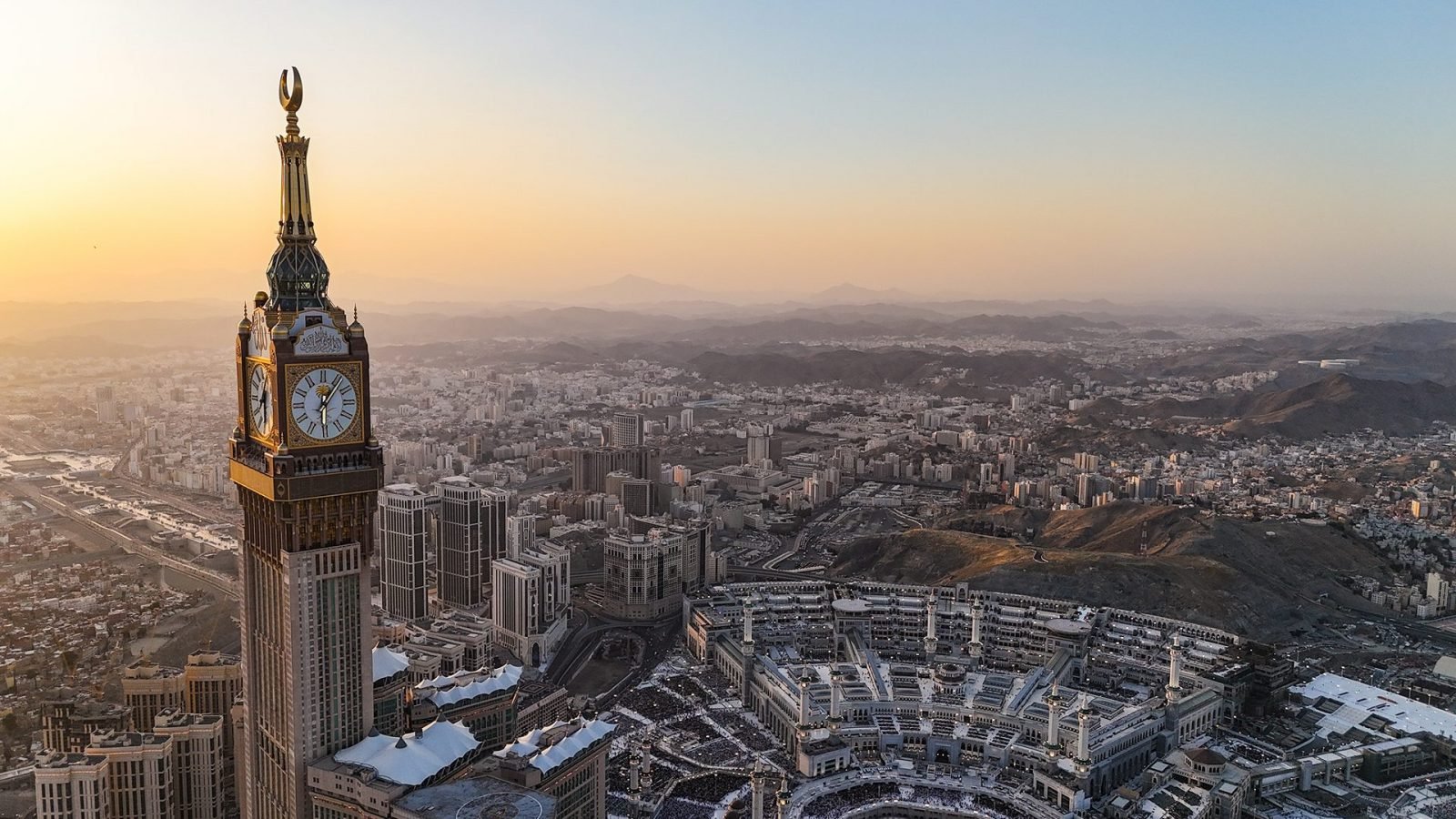 Abradż al-Bajt na tle arabskiej Mekki