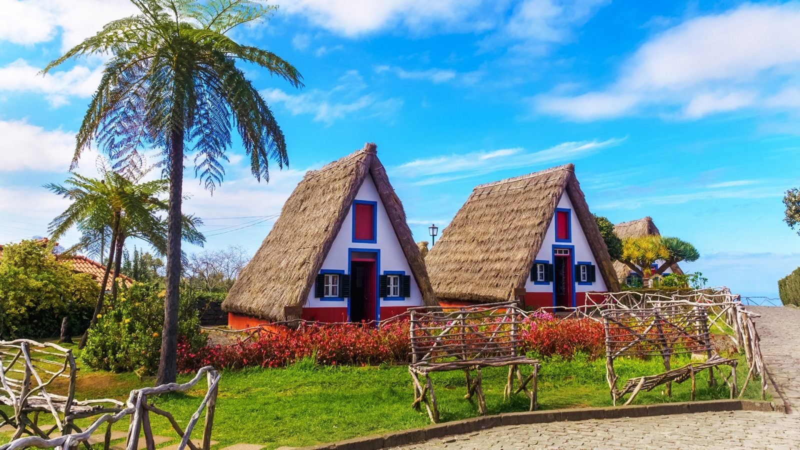 atrakcje-madery-co-zobaczyc-na-wyspie-wiecznej-wiosny-galeria-1