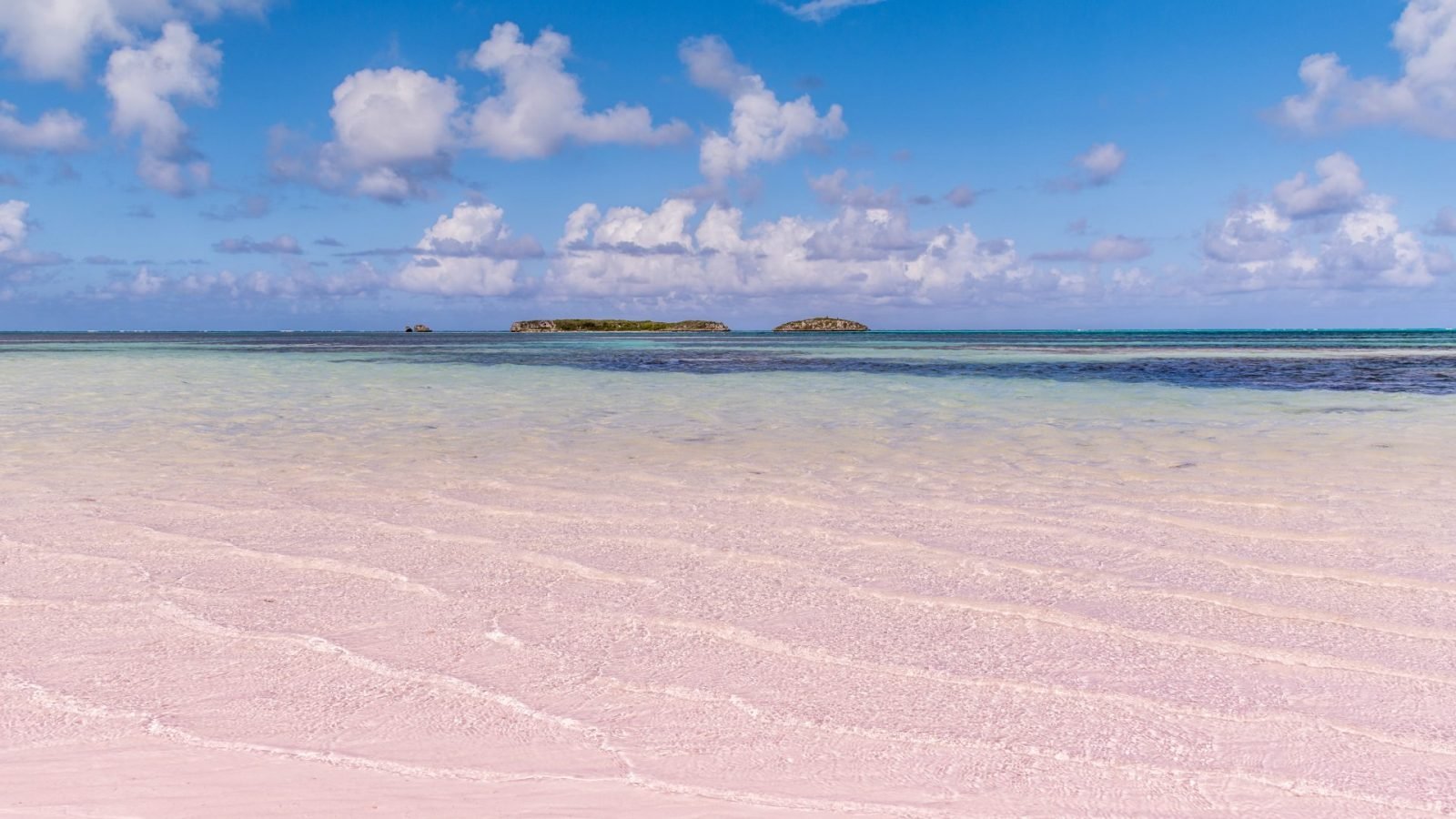 Pink Sands Beach - Bahamy 