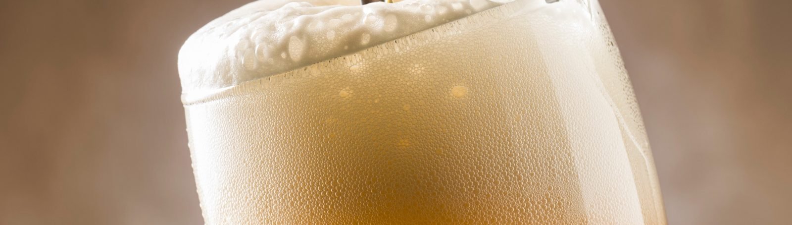 zupa-czosnkowa-gulasz-wolowy-i-knedle-co-zjesc-w-pradze-informacja