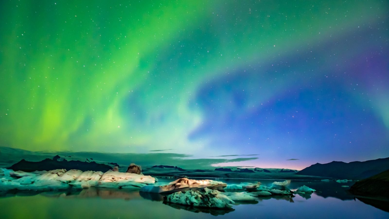 ludnosc-islandii-jacy-sa-na-co-dzien-islandczycy-informacja