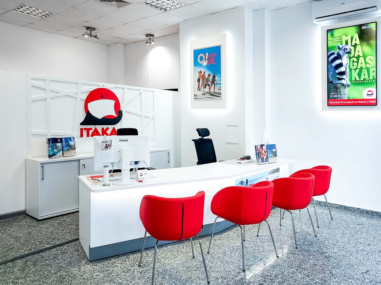 ITAKA WARSZAWA, AL. JANA PAWŁA II 61