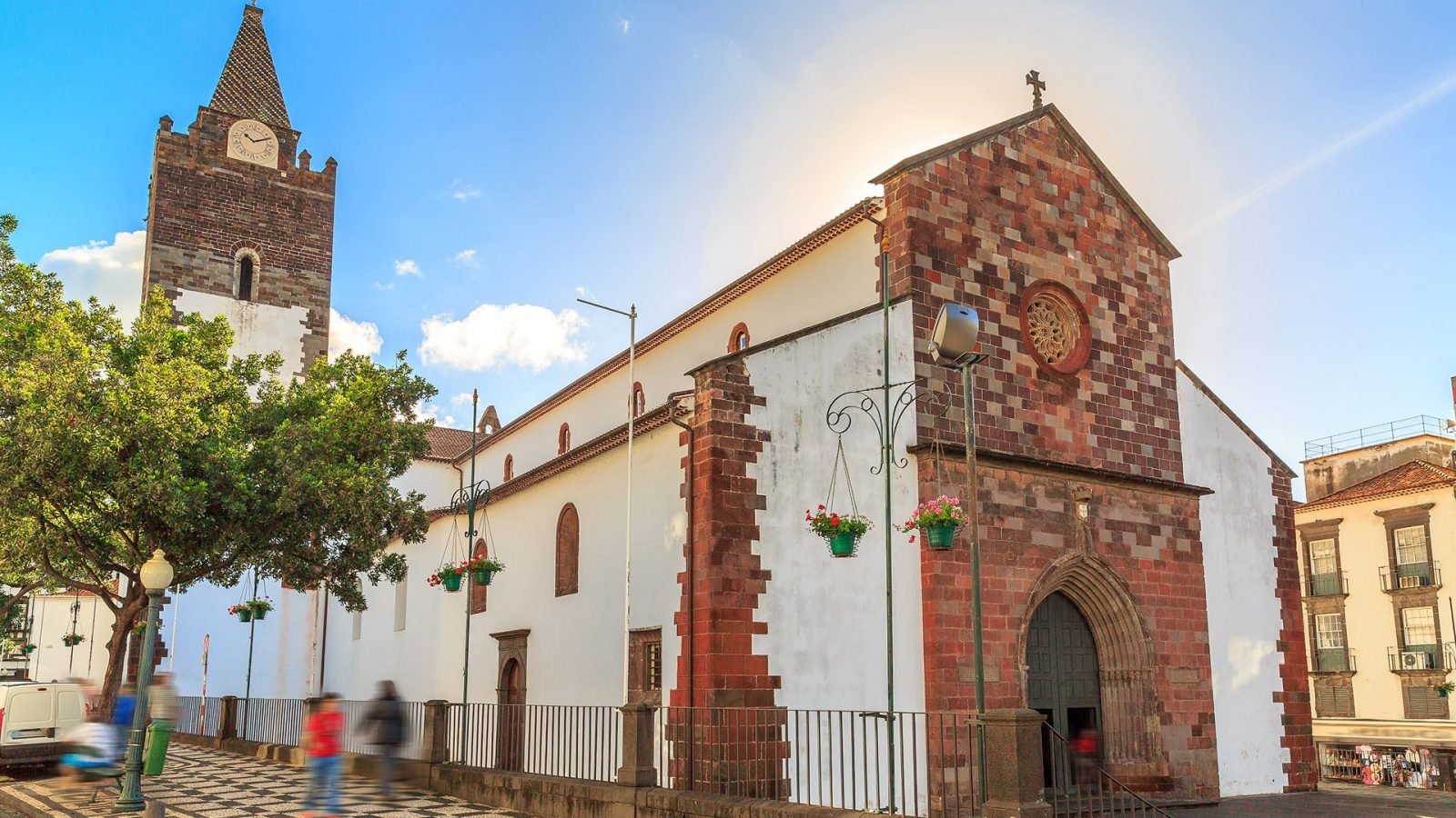 atrakcje-madery-co-zobaczyc-na-wyspie-wiecznej-wiosny-galeria-1