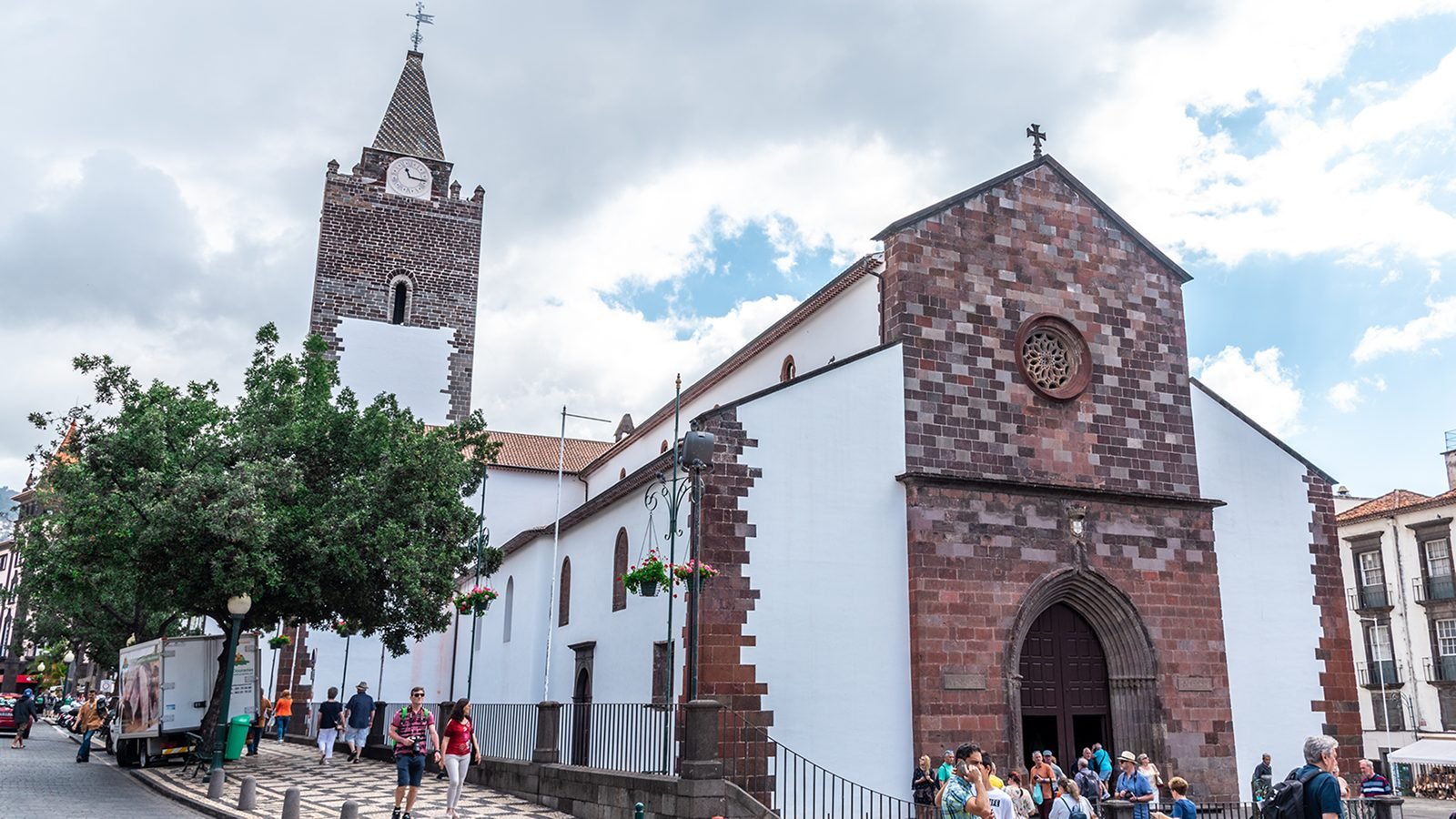 funchal-co-zobaczyc-najciekawsze-atrakcje-stolicy-madery-galeria-1