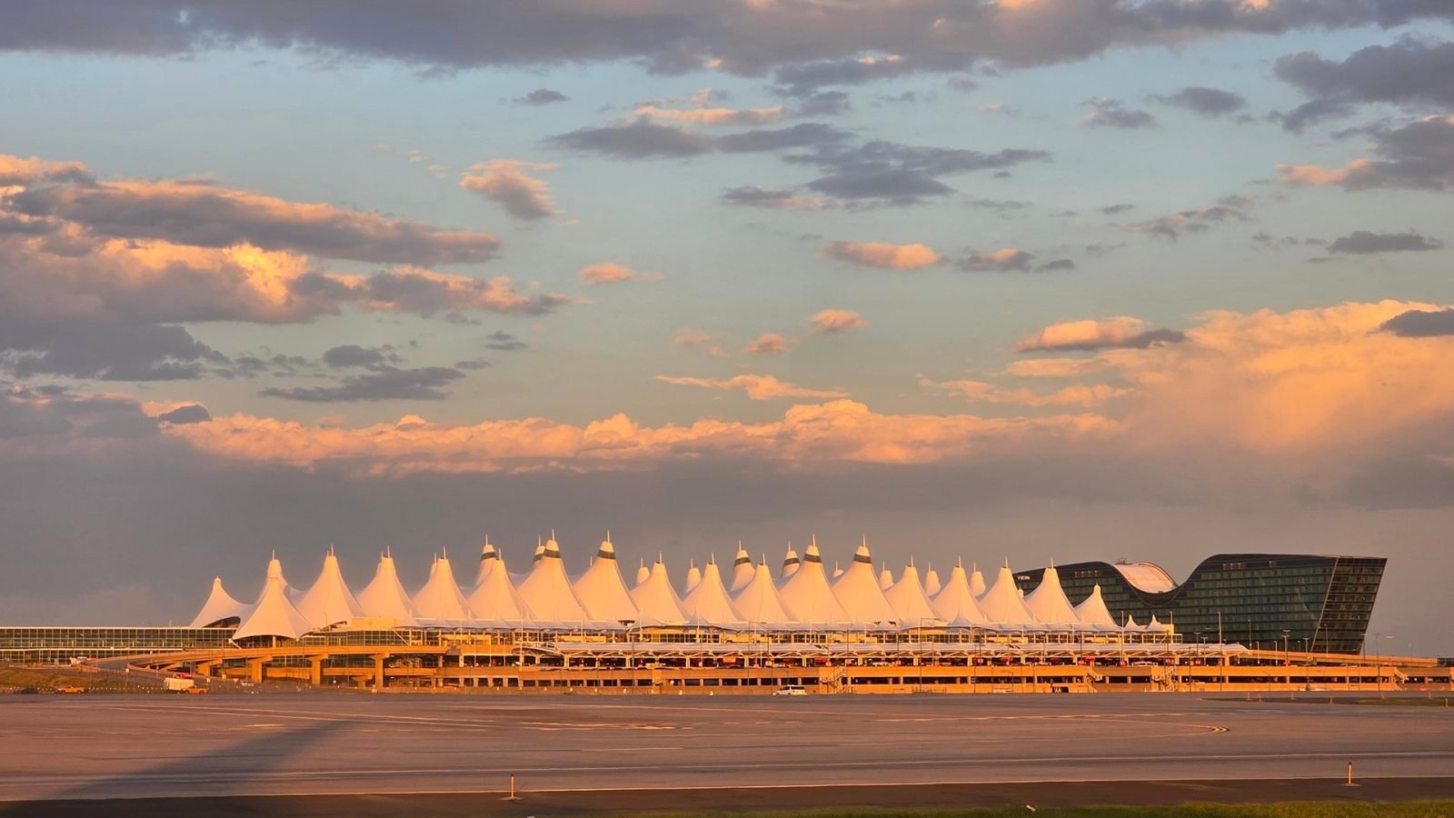 10-najwiekszych-lotnisk-na-swiecie-galeria-1
