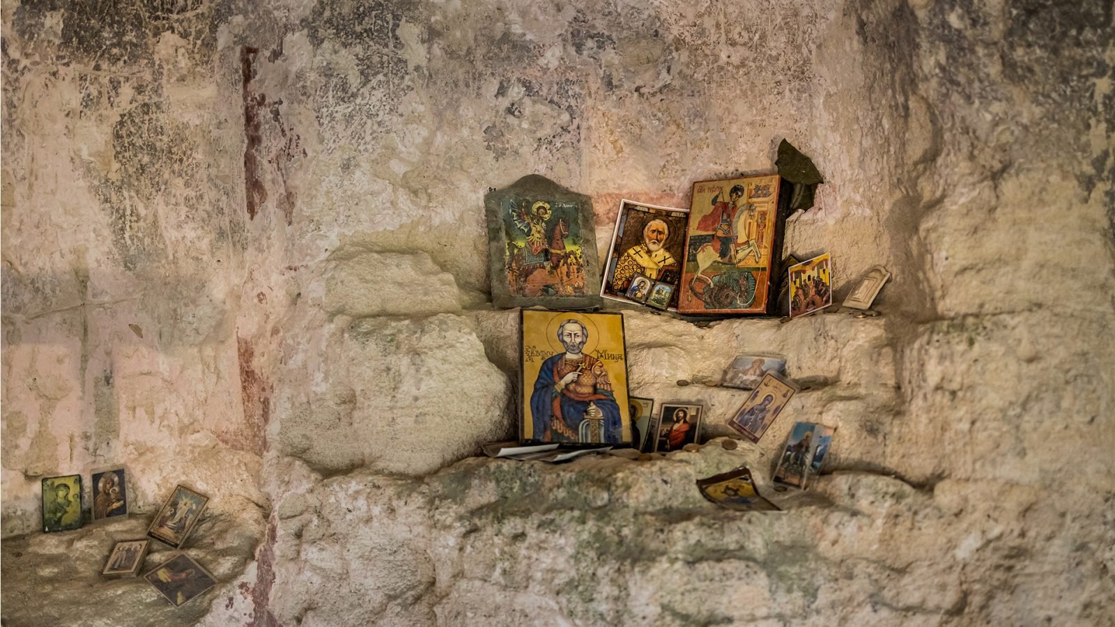 Klasztor Ałdża w środku