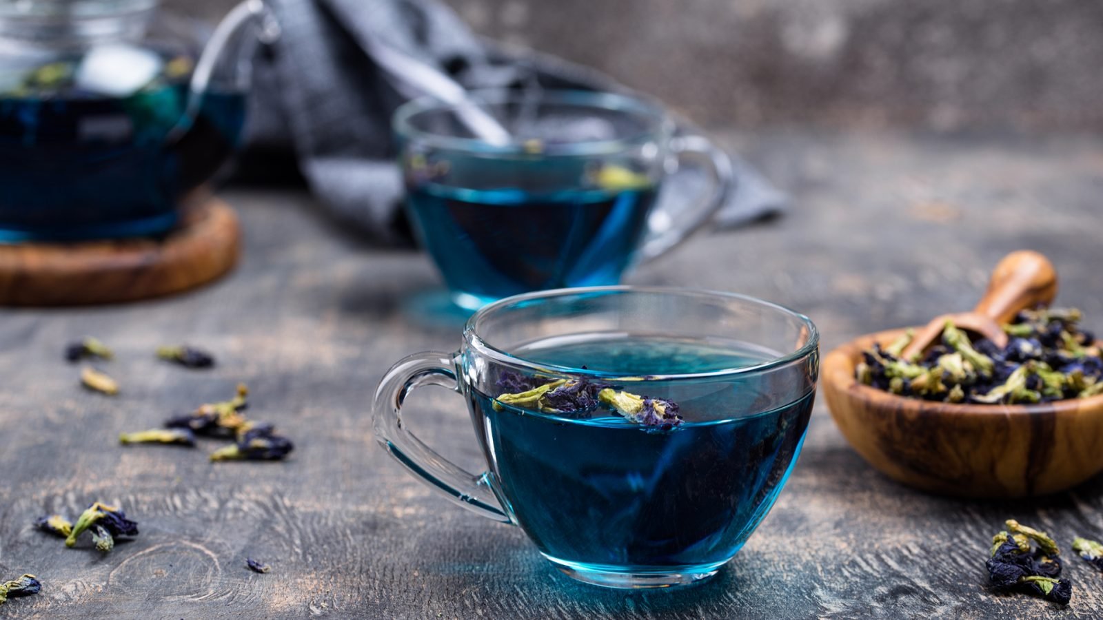 Nam Dok Anchan - napar z kwiatów klitorii ternateńskiej