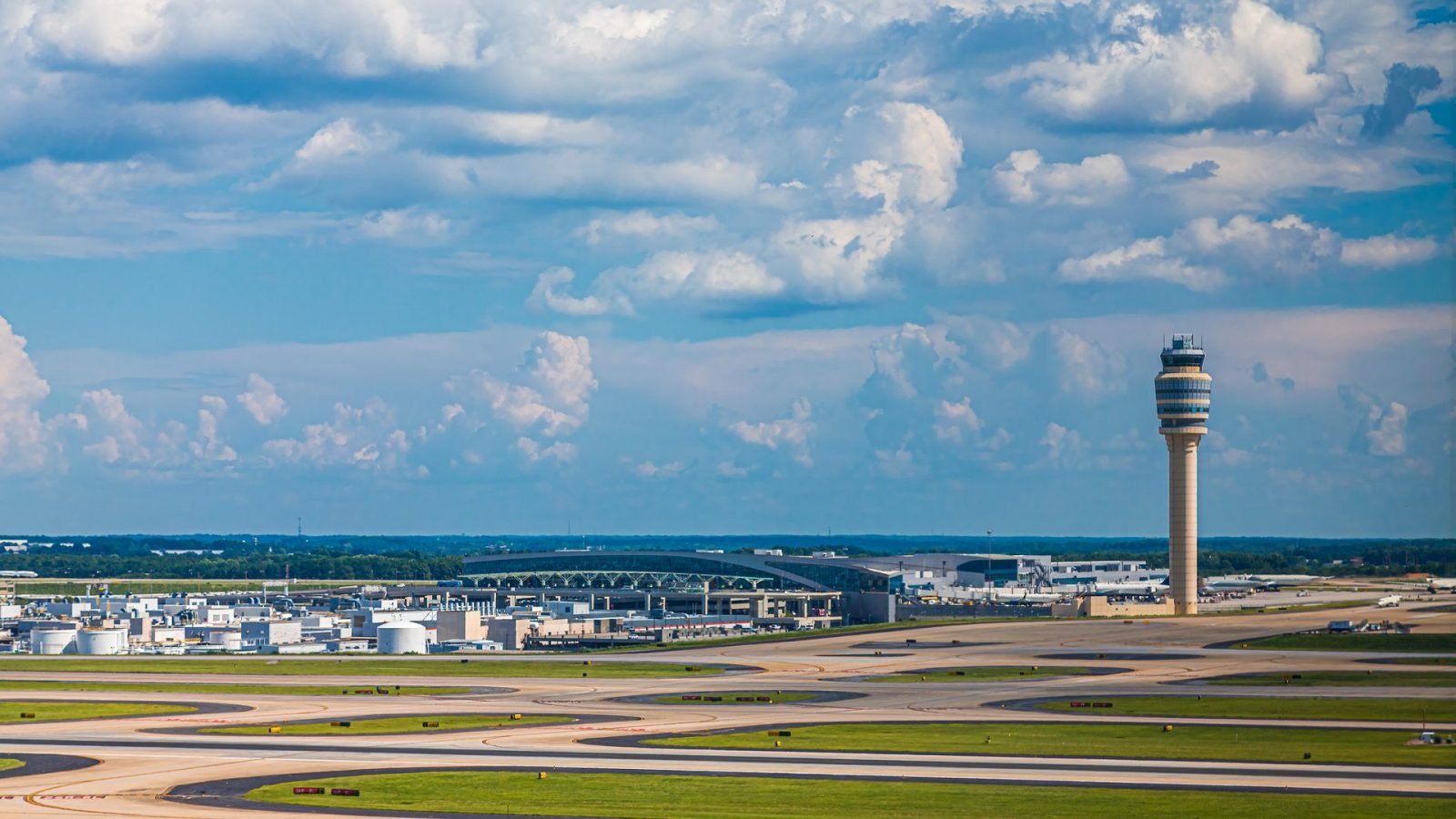 10-najwiekszych-lotnisk-na-swiecie-informacja