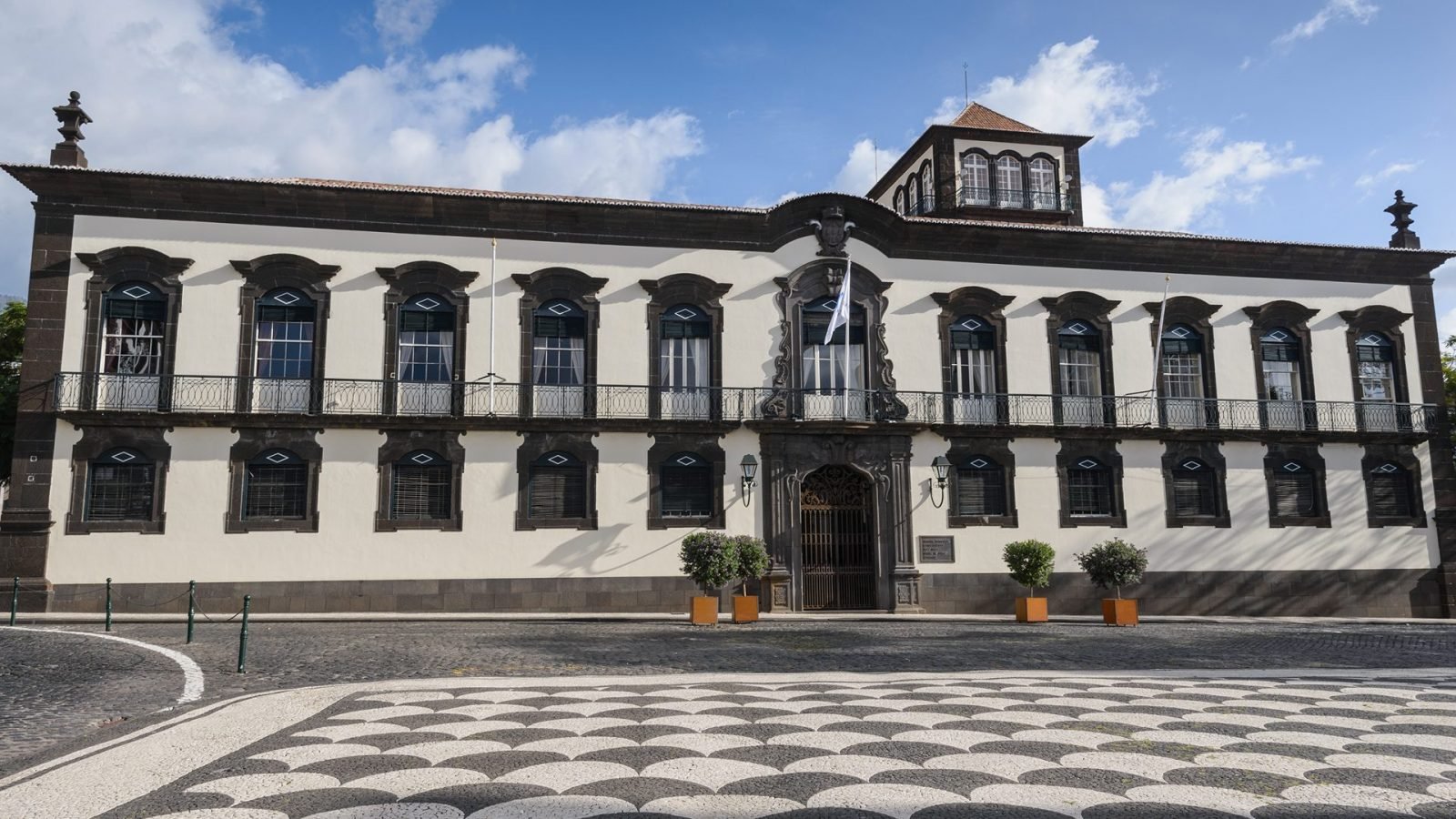 funchal-co-zobaczyc-najciekawsze-atrakcje-stolicy-madery-galeria-1