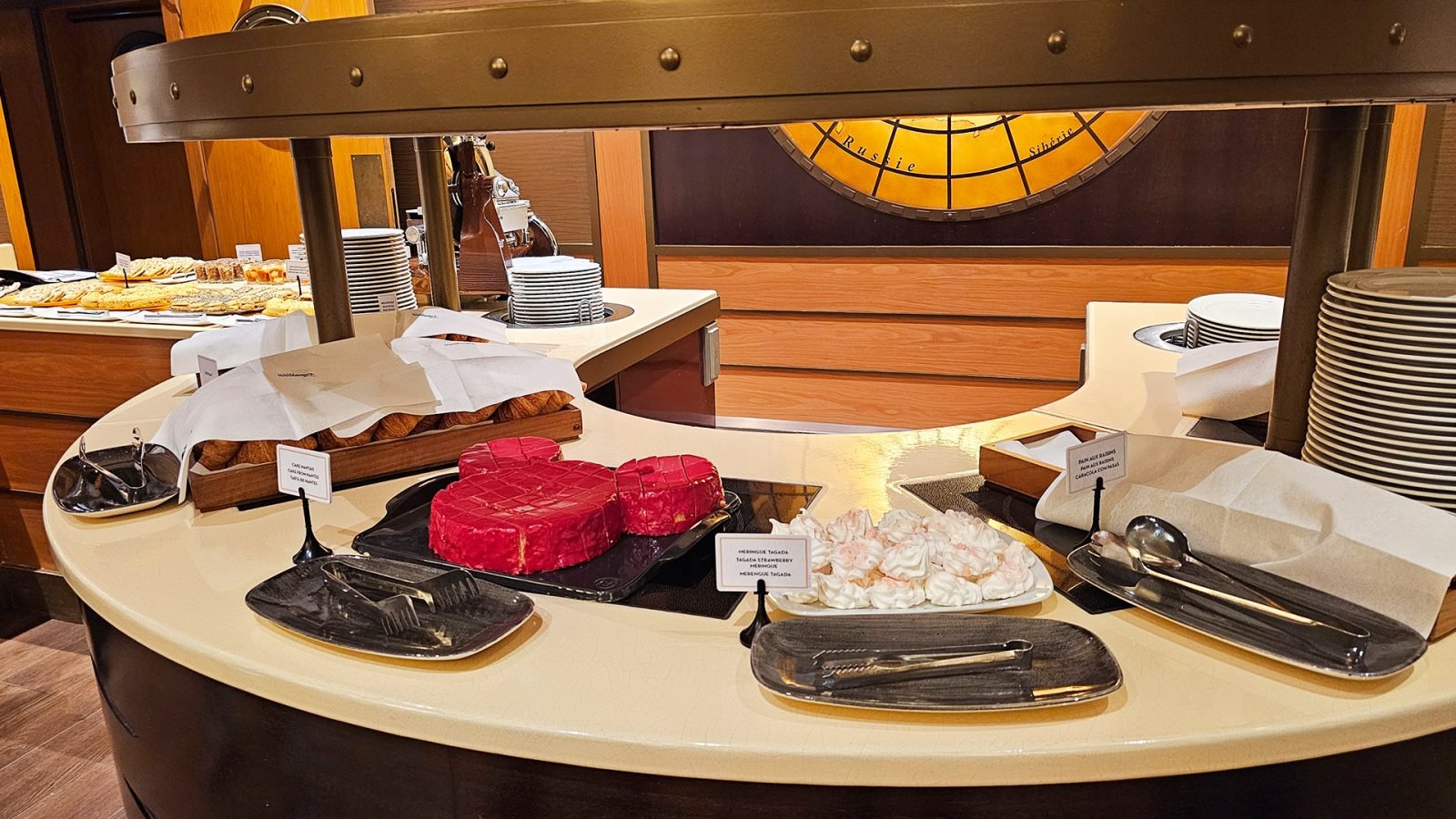 hotele-przy-disneyland-paris-ktory-wybrac-podpowiadamy-galeria-1