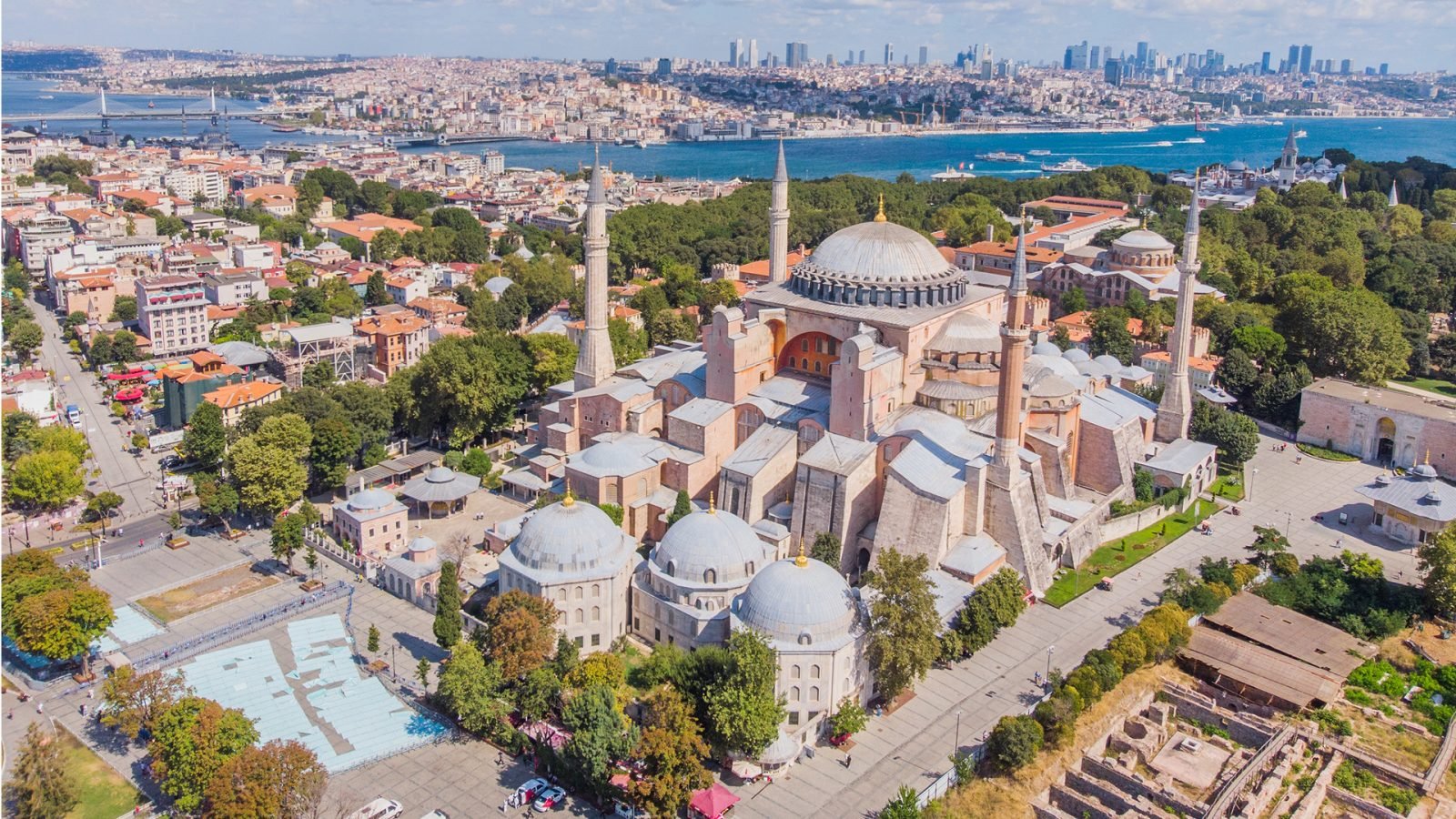 Hagia Sophia w Stambule. Słynny na całym świecie zabytek architektury bizantyjskiej. 
