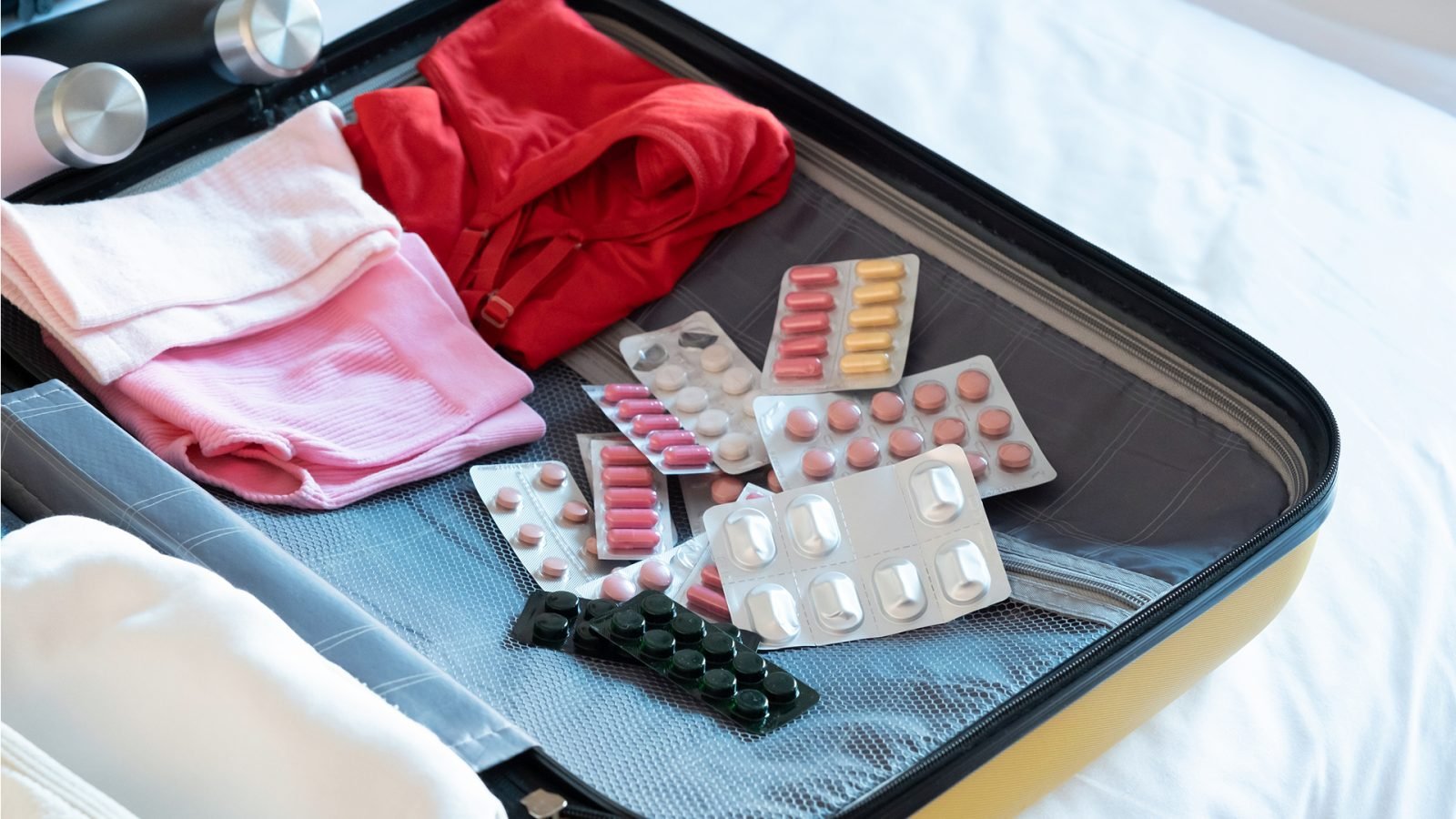 apteczka-na-wyjazd-jakie-leki-spakowac-na-wakacje