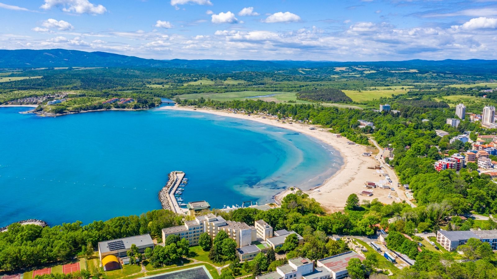 Krajobraz Bułgarii, widok na zatokę.