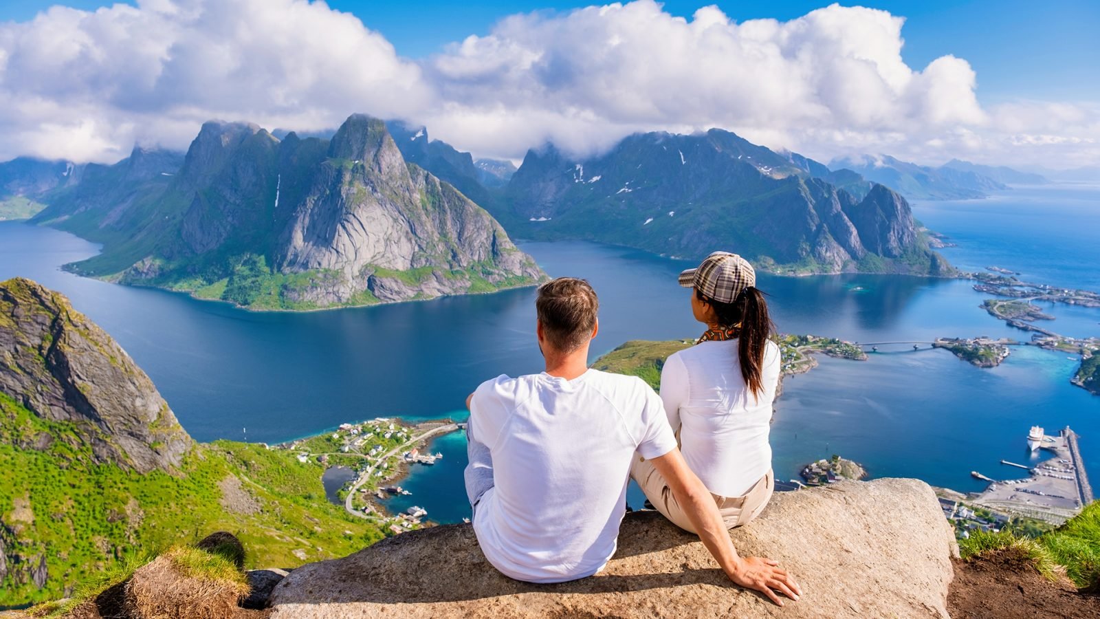 Trasa Reinebringen, Lofoty, Norwegia.