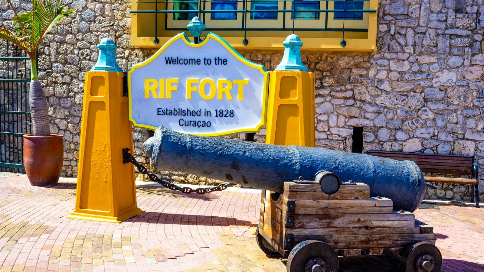 Armata w forcie Rif w Willemstad, Curacao, Karaiby