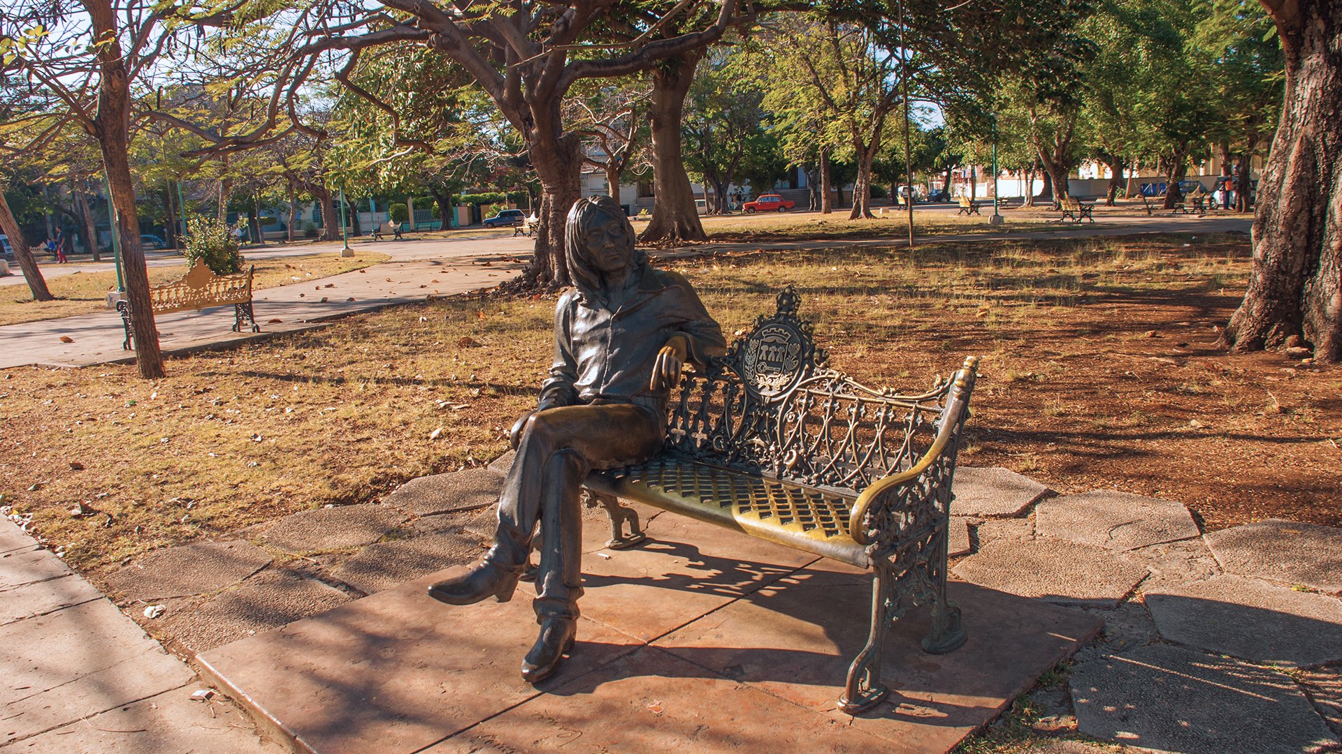 John Lennon a ławce