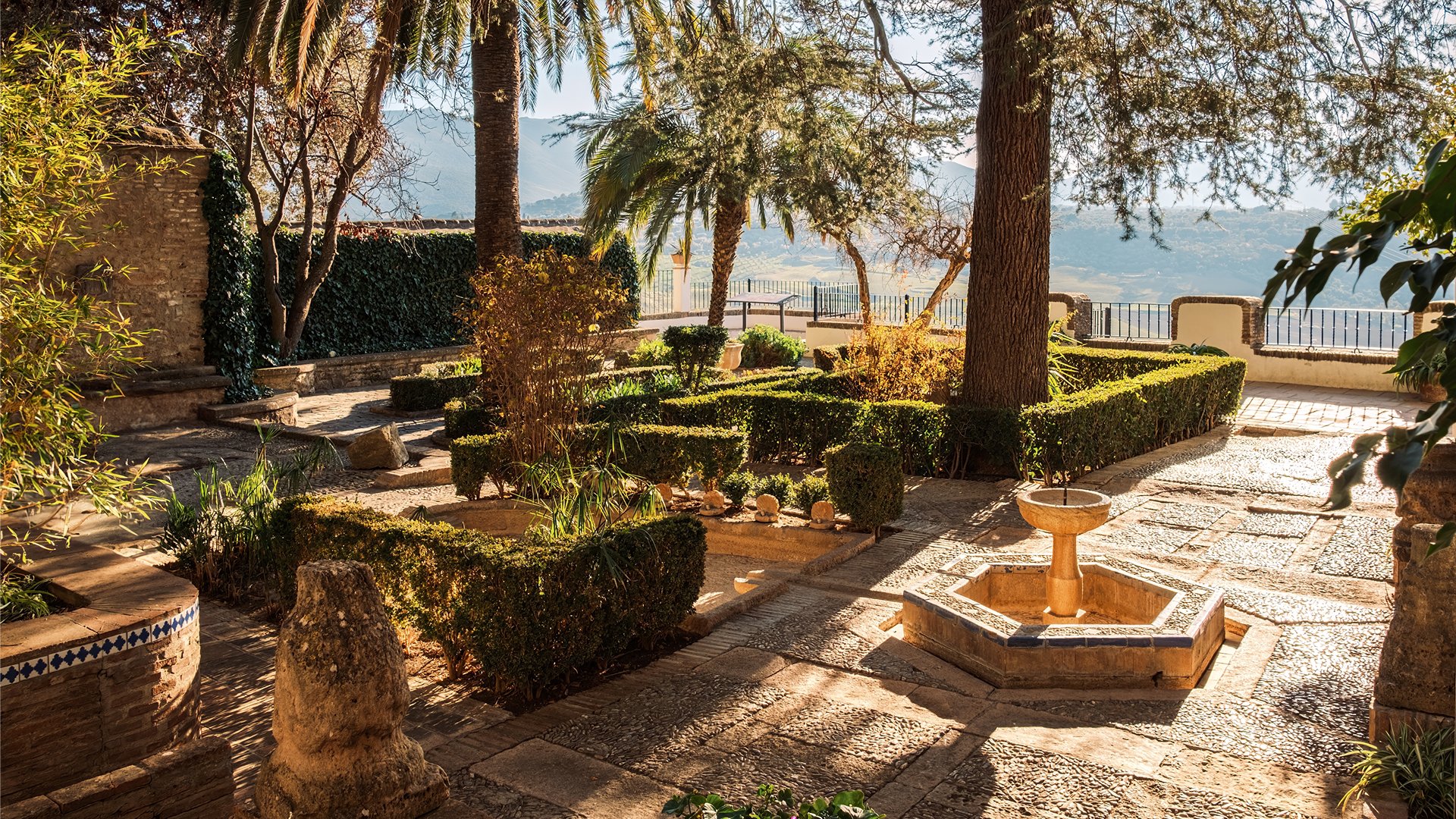 Ogród tarasowy w Pałacu Mondragon w Rondzie