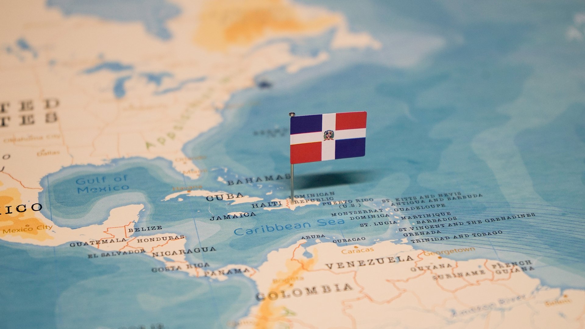Flaga Republiki Dominikańskiej na mapie świata