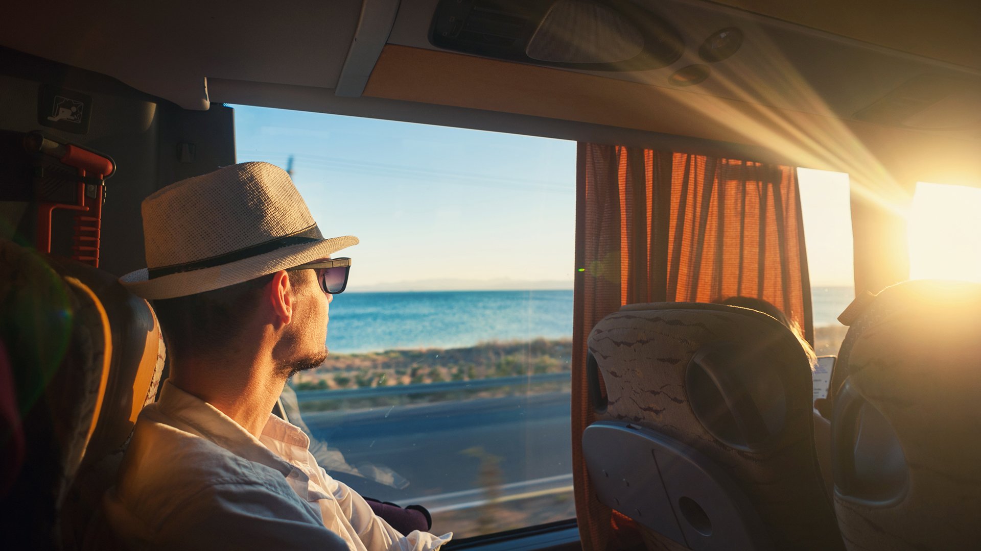 facet w autobusie