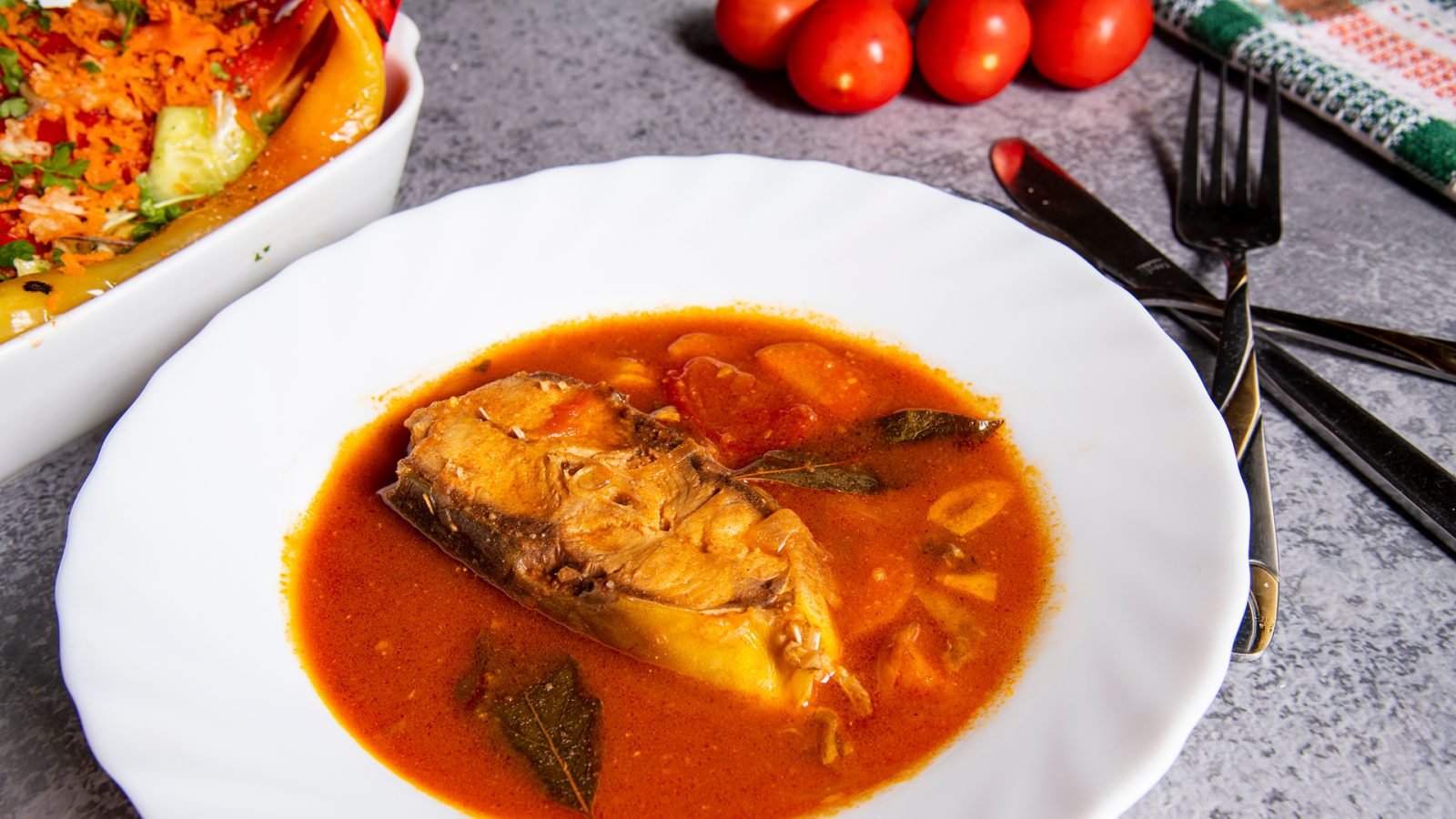 Zupa rybna Halászlé