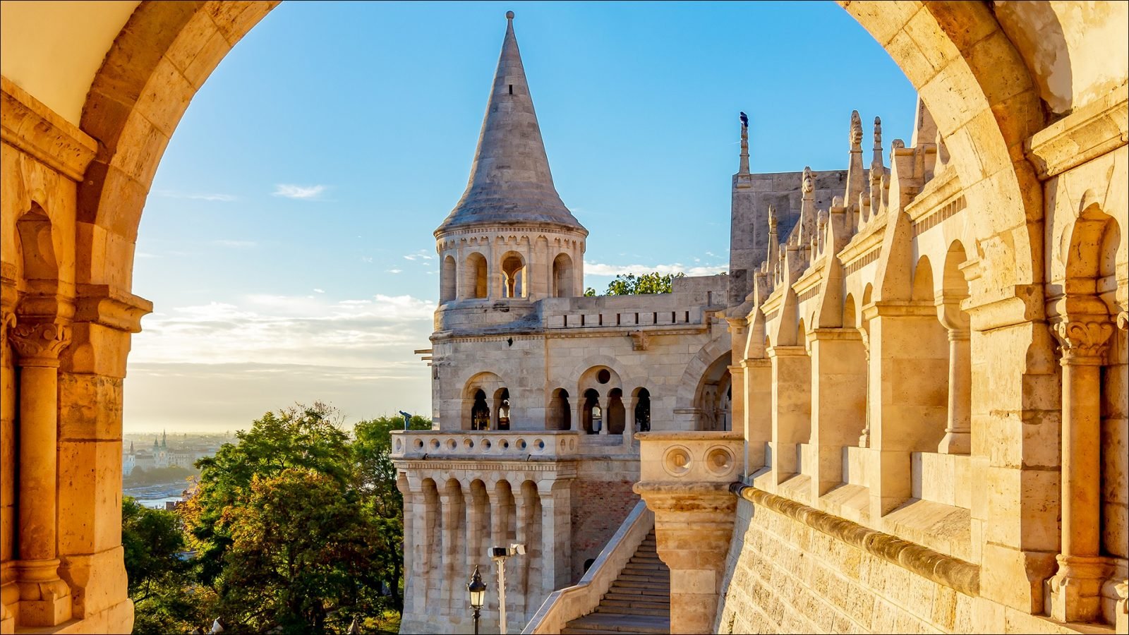 Baszta Rybacka o wschodzie słońca, Budapeszt, Węgry