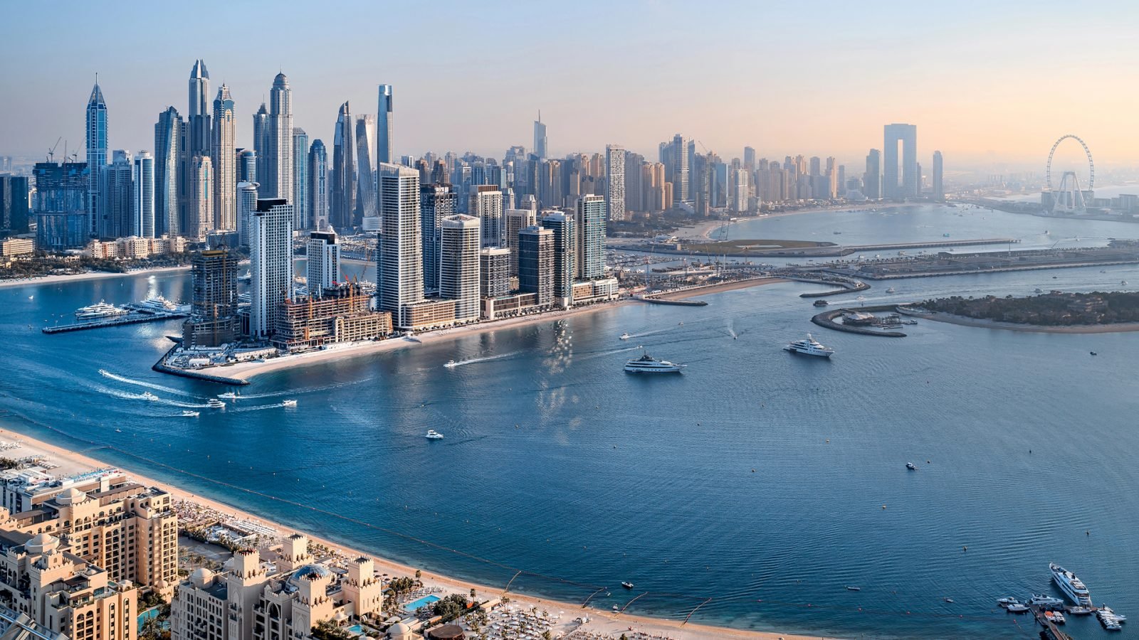 Widok z góry na plażę Palm Jumeirah