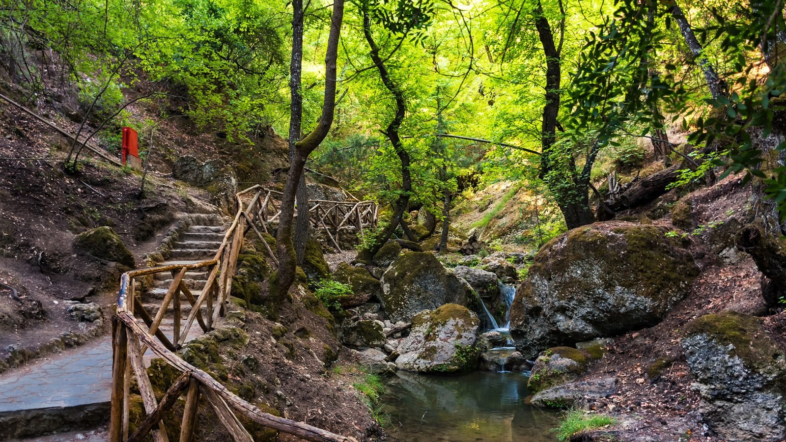 Spacer po słynnej Dolinie Motyli (Rodos, Grecja)