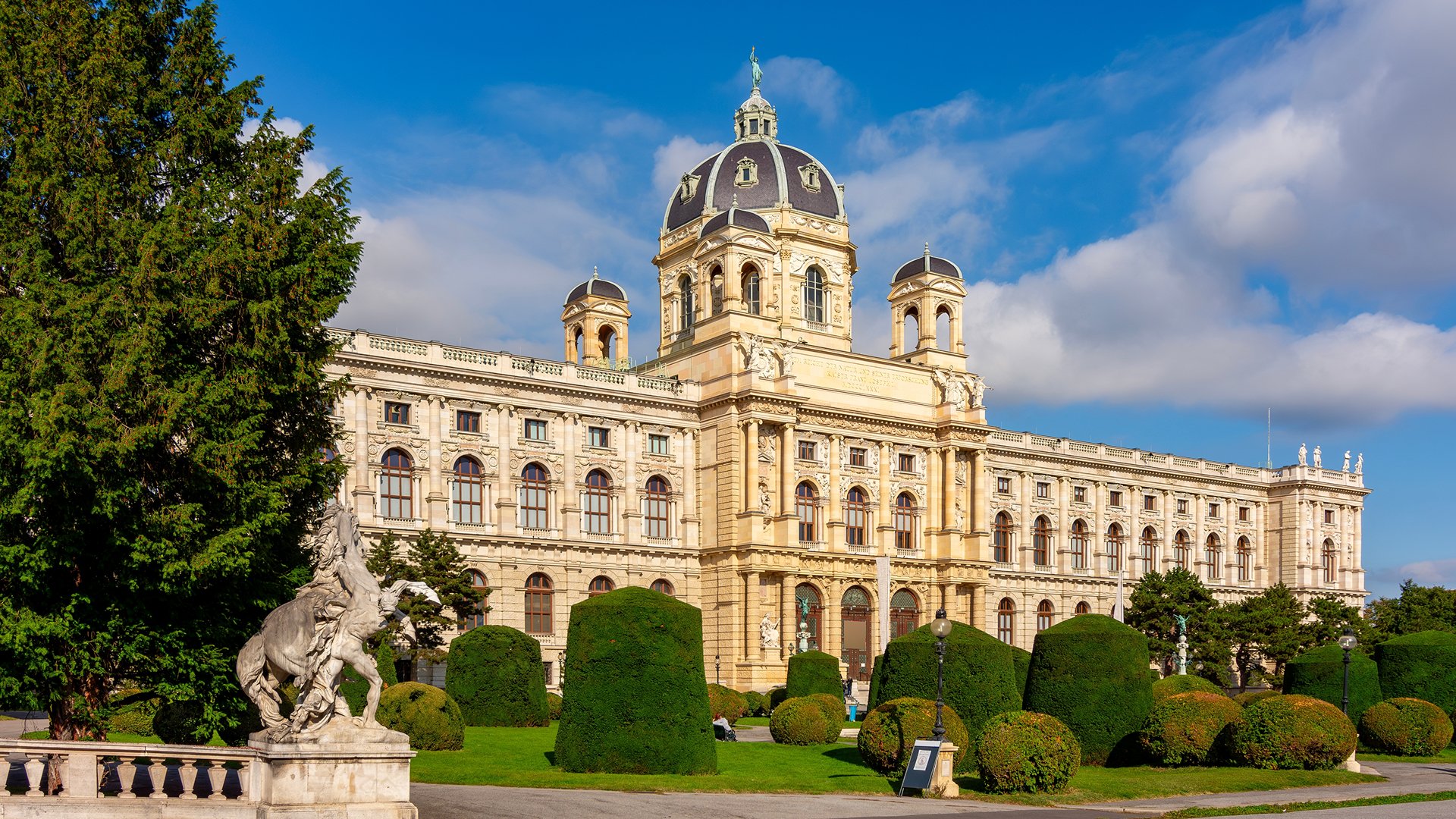 Muzeum Historii Naturalnej na placu Marii Teresy w Wiedniu