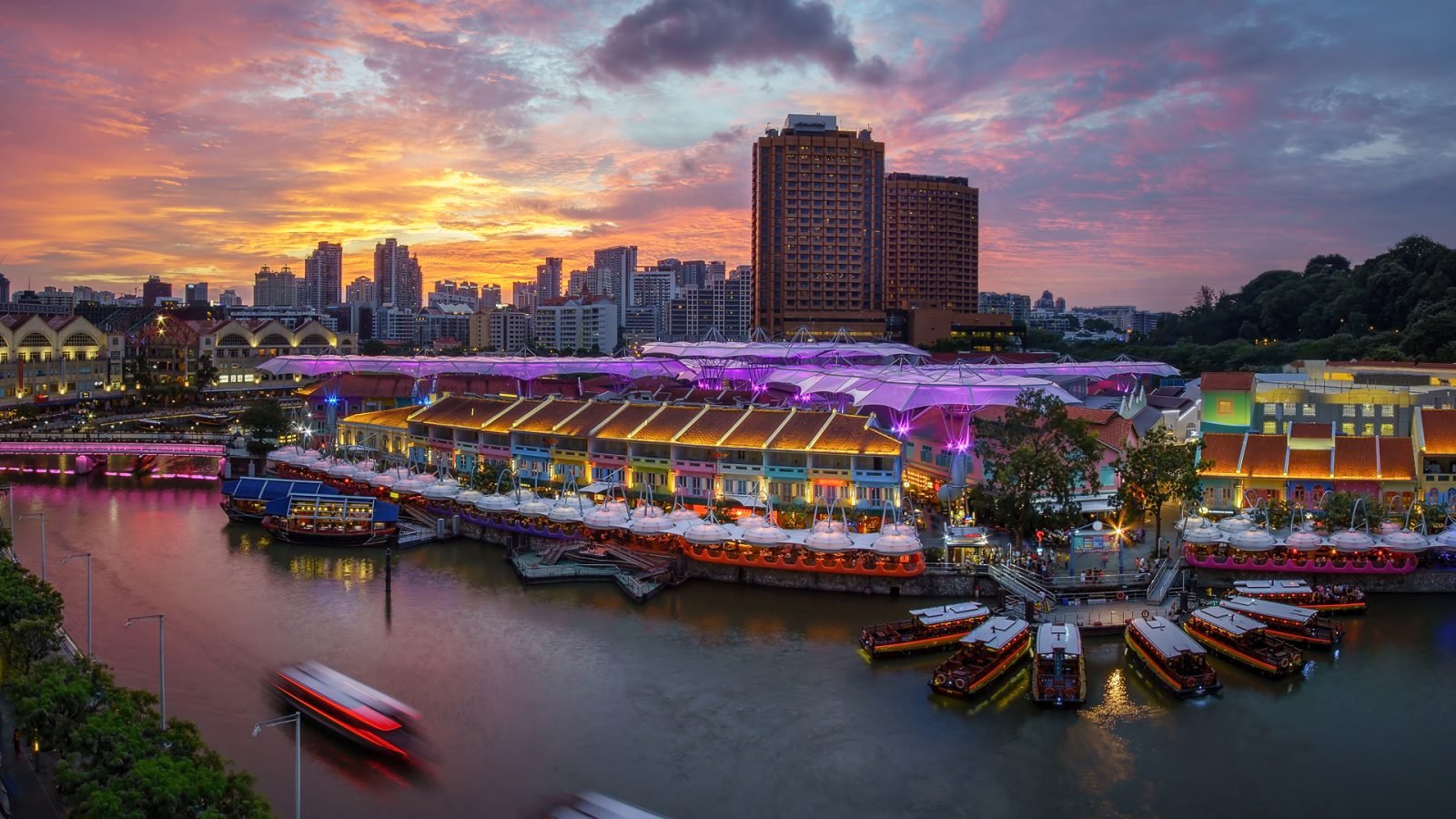 Zachód słońca na nabrzeżu Clarke'a