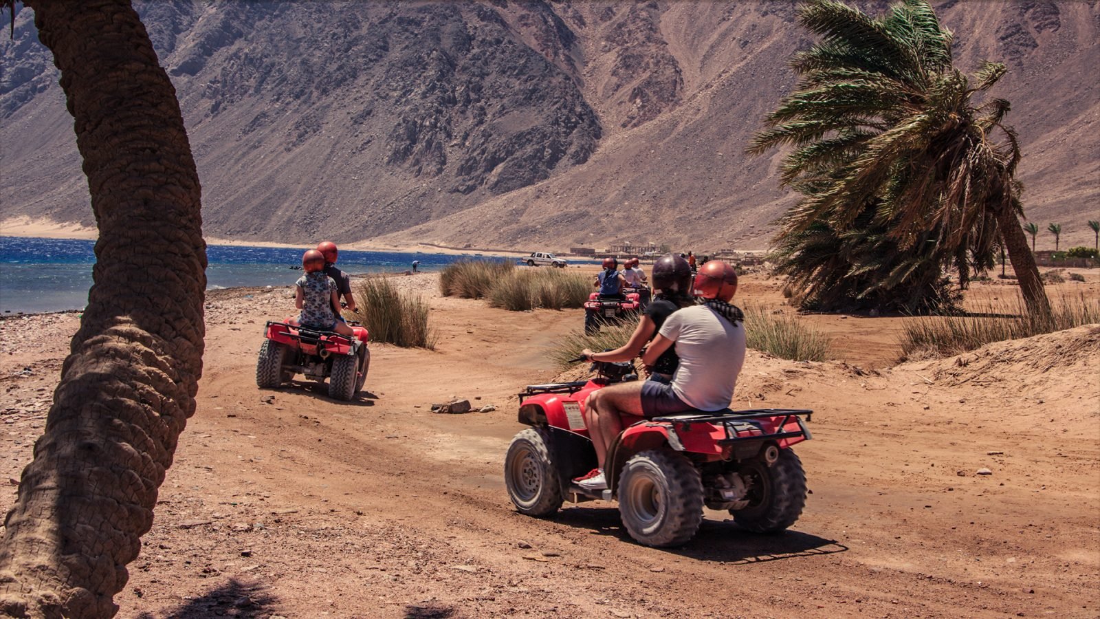 Jazda quadami po pustyni w Egipcie