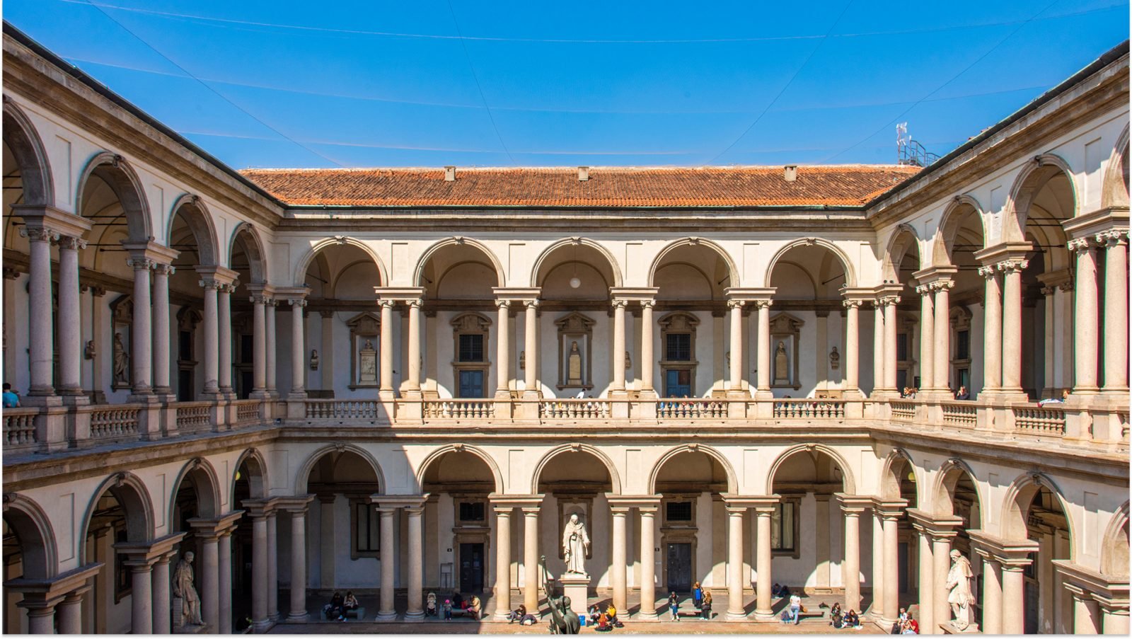 Mediolan, Włochy Dziedziniec Pinacoteca di Brera, z pomnikiem Napoleona