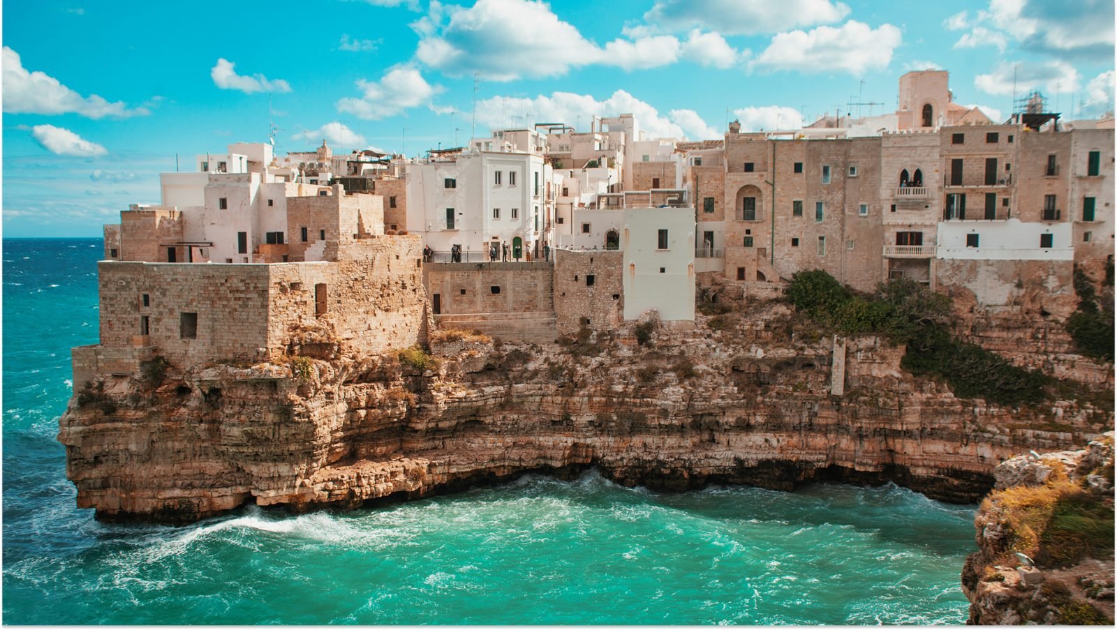 Klify w Polignano a Mare