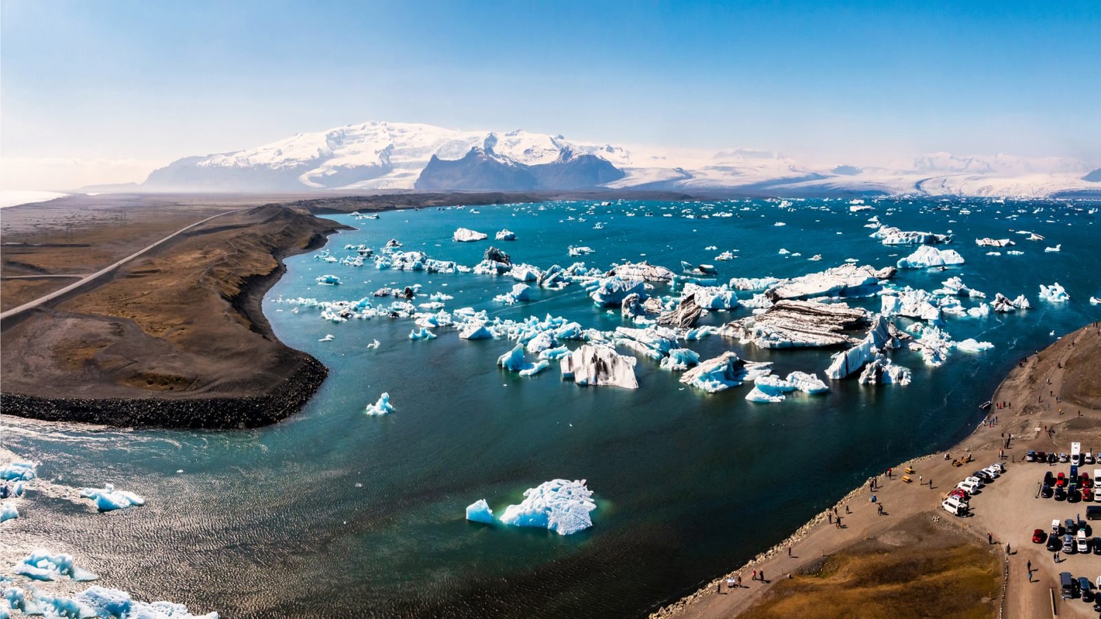 Widok z lotu ptaka na lagunę lodowcową Jökulsárlón
