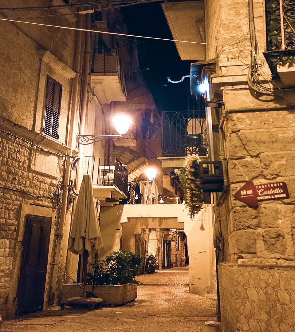 Nocny spacer po starówce, Bari