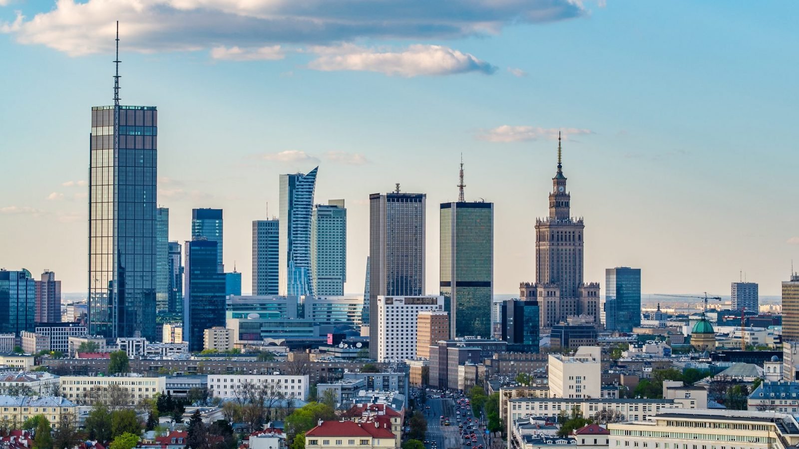 Biurowiec Varso Tower a panorama Warszawy