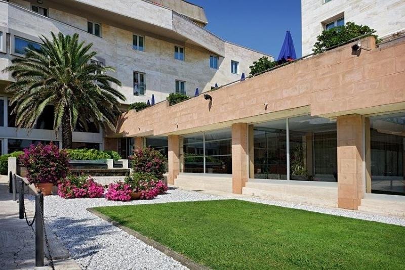 Grand Hotel Continental 13