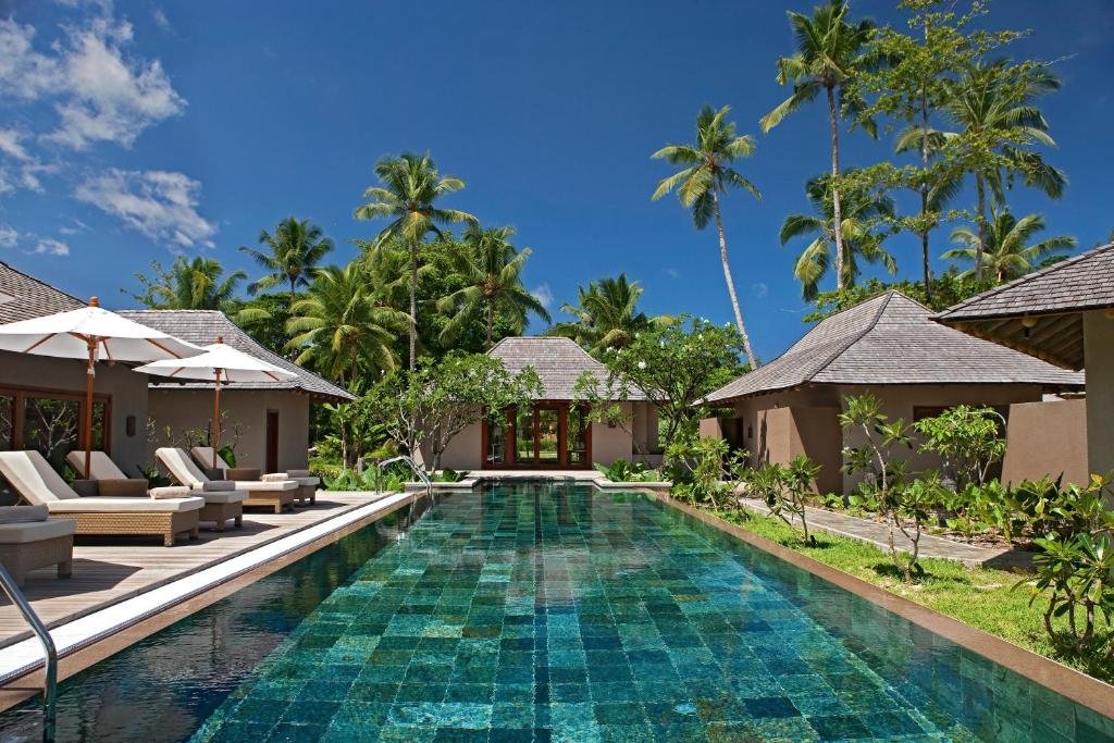 Constance Ephelia 22