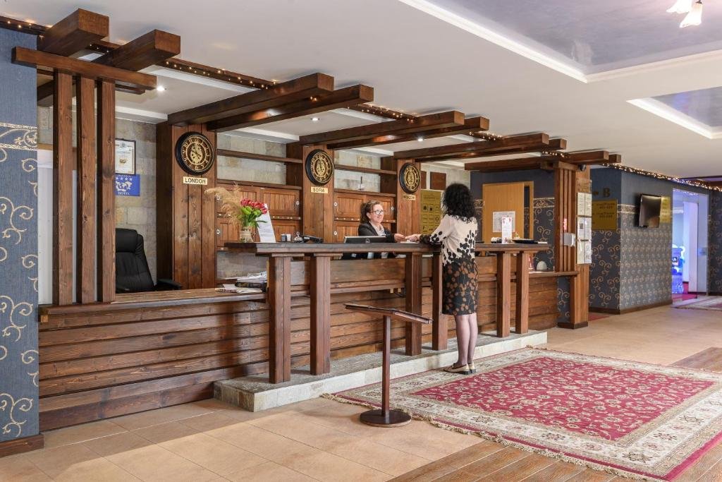 Grand Royale Apartment Complex & Spa 3