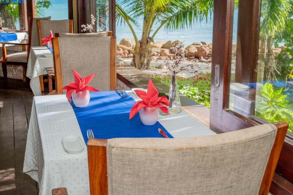 Castello Beach Hotel 9