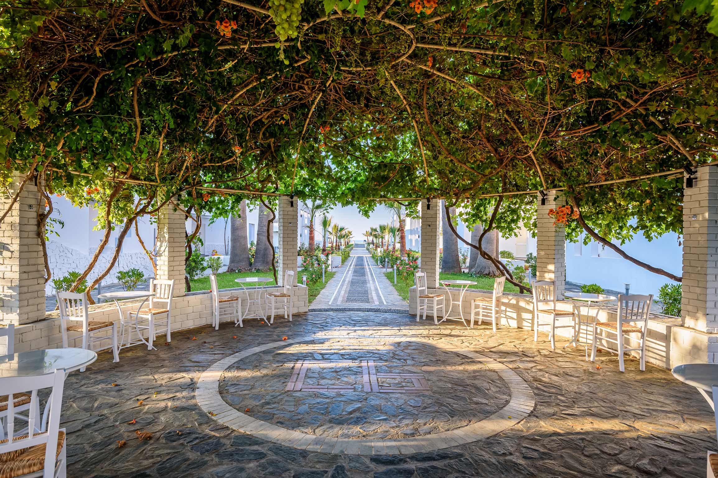 Solimar White Pearl 14