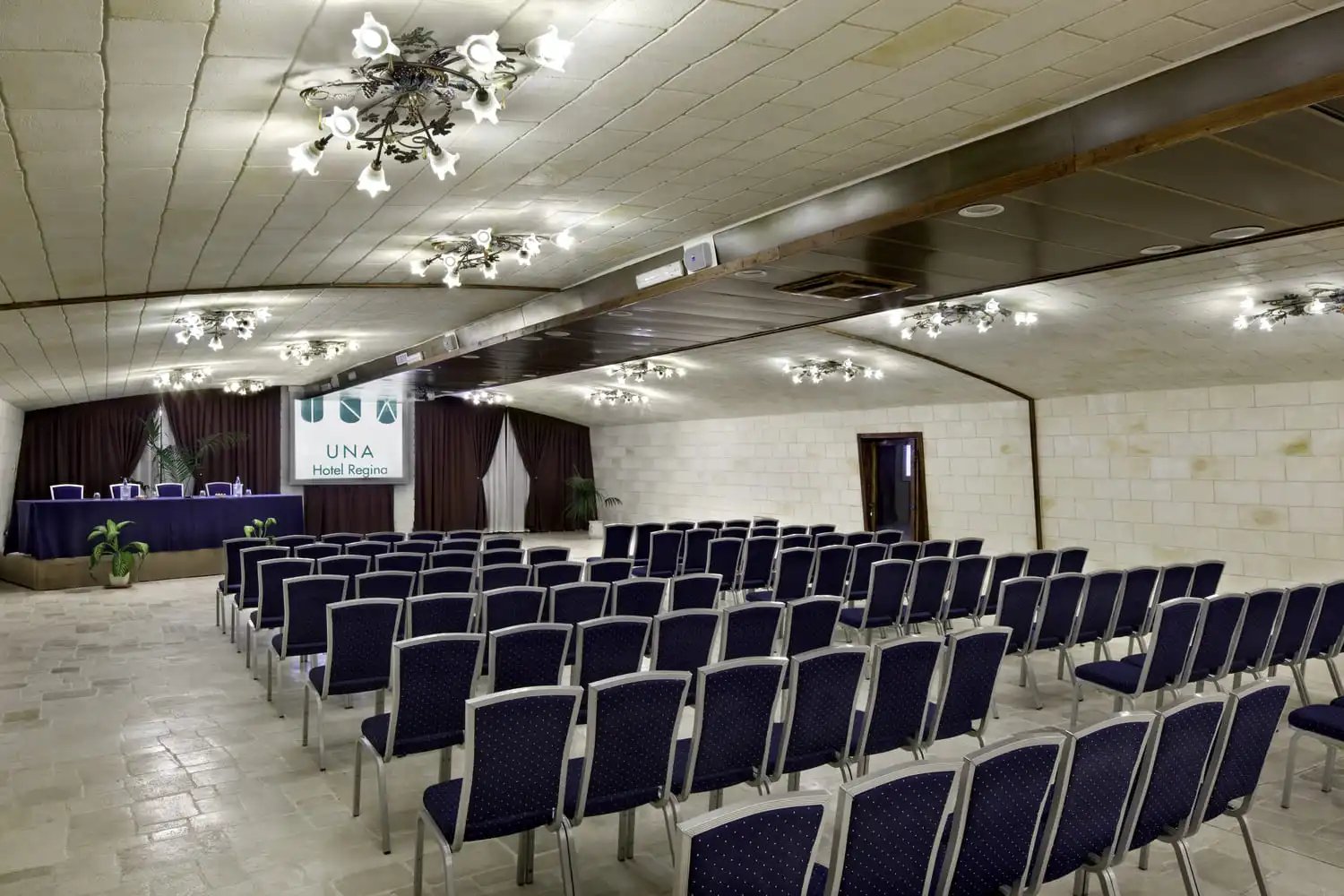 Una Hotel Regina Bari 8