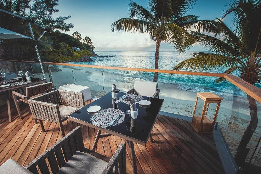 Carana Beach Hotel 13