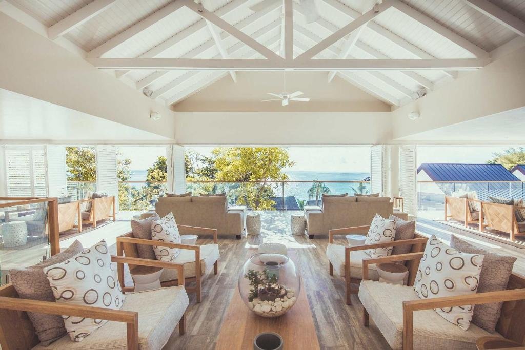 Carana Beach Hotel 6
