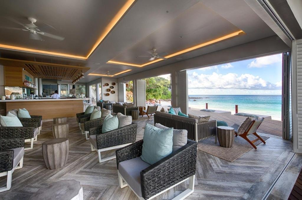 Carana Beach Hotel 11